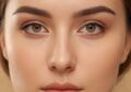 Wie geschwollene Augen schminken